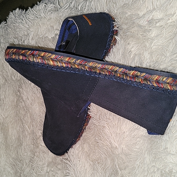 Castaner - Picture 1 of 6